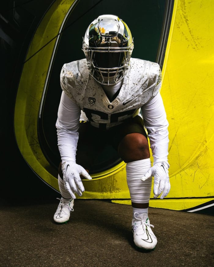Oregon vs. ASU Uniforms 1